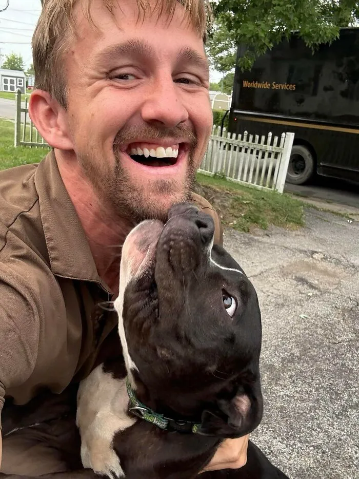 50 Of The Cutest Dogs And Other Pets UPS Drivers Met While On The Job (New Pics)