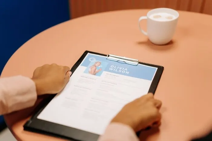 You find a job you want to apply for. Should you know how to write a resume and send an application confidently?
