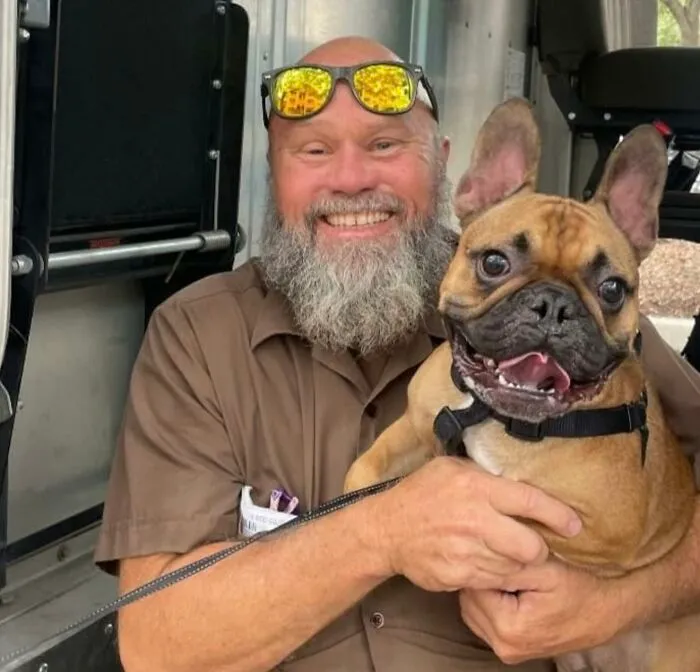 50 Of The Cutest Dogs And Other Pets UPS Drivers Met While On The Job (New Pics)