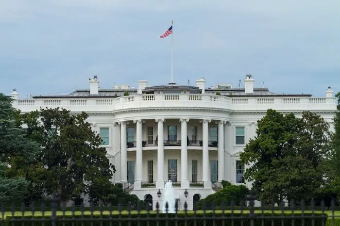 A debate comes up about a new government decision. Do you understand how the branches of government work and what role they play?