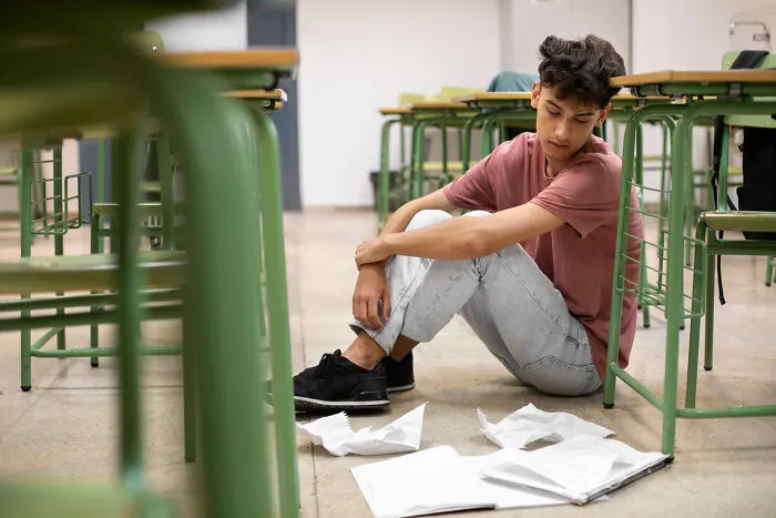 From Shocking To Hilarious, Folks Narrate 29 Unforgettable Incidents That Shook Their Schools