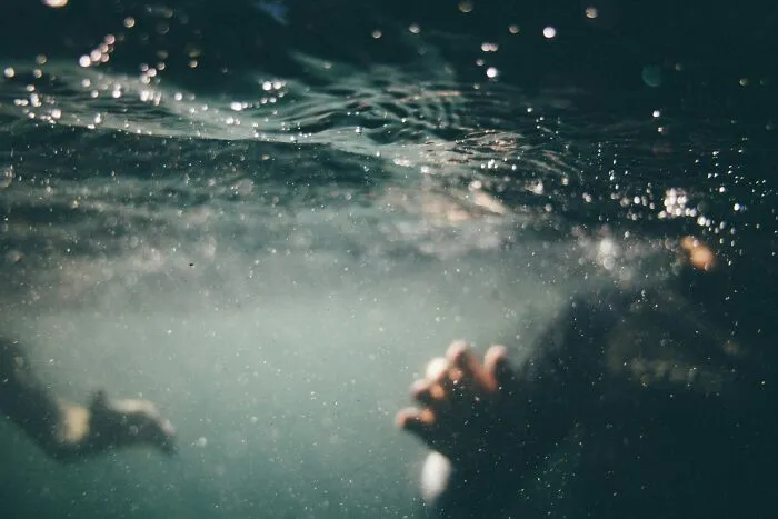 50 Stories From People Who Escaped Death By Pure Luck