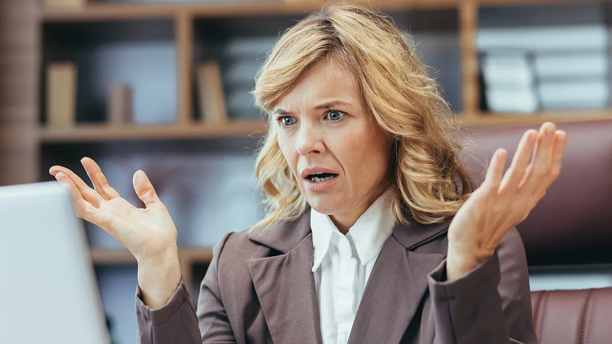 Office Karen Scolds Coworker For Checking Weather At Work And Doesn’t Realize Who She’s Talking To