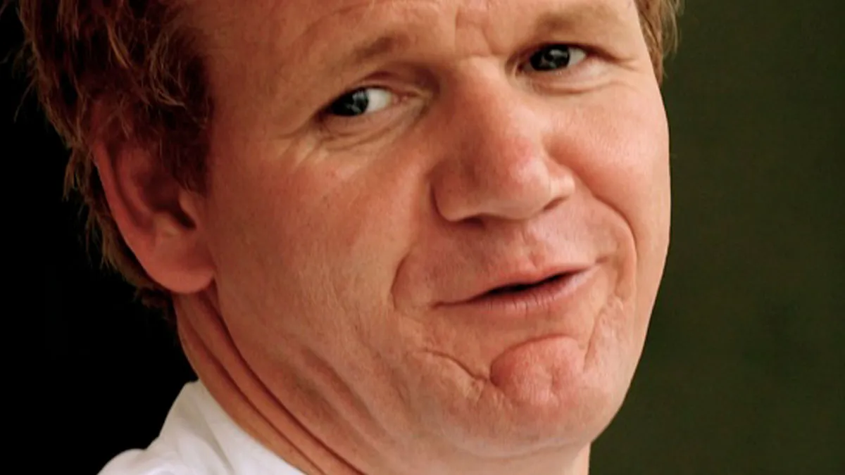 46 Celebrity Encounters That Were So Bad, It Left A Sour Taste In People’s Mouths