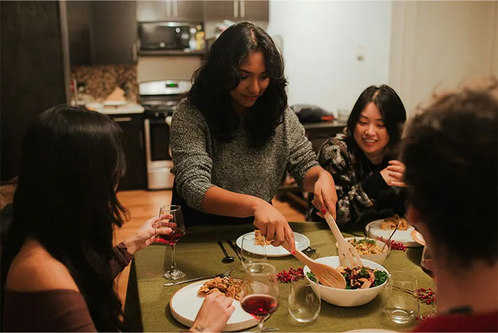 “Faked A Miscarriage In My All-White Bathroom”: 47 Things That Got Guests Banned For Good