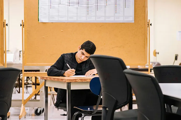 41 College Admissions Lies That Were So Dumb They Made Officers Stop In Their Tracks