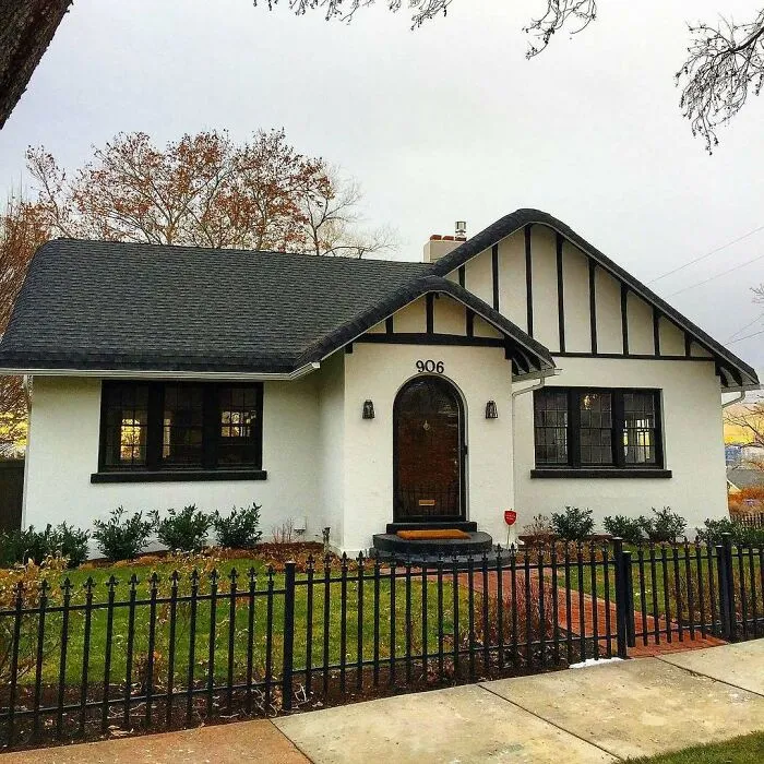 Story Book Cottage Cutie Circa 1927