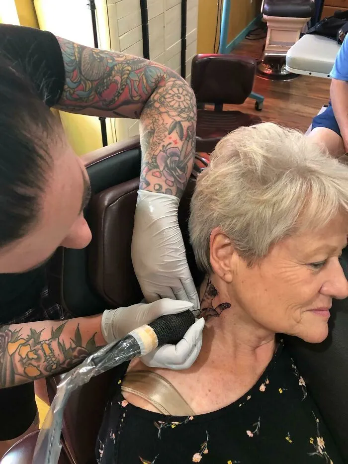 Being A Tattoo Artist Is Tough, And Here Are 43 Times They Had To Deal With Delulu Clients