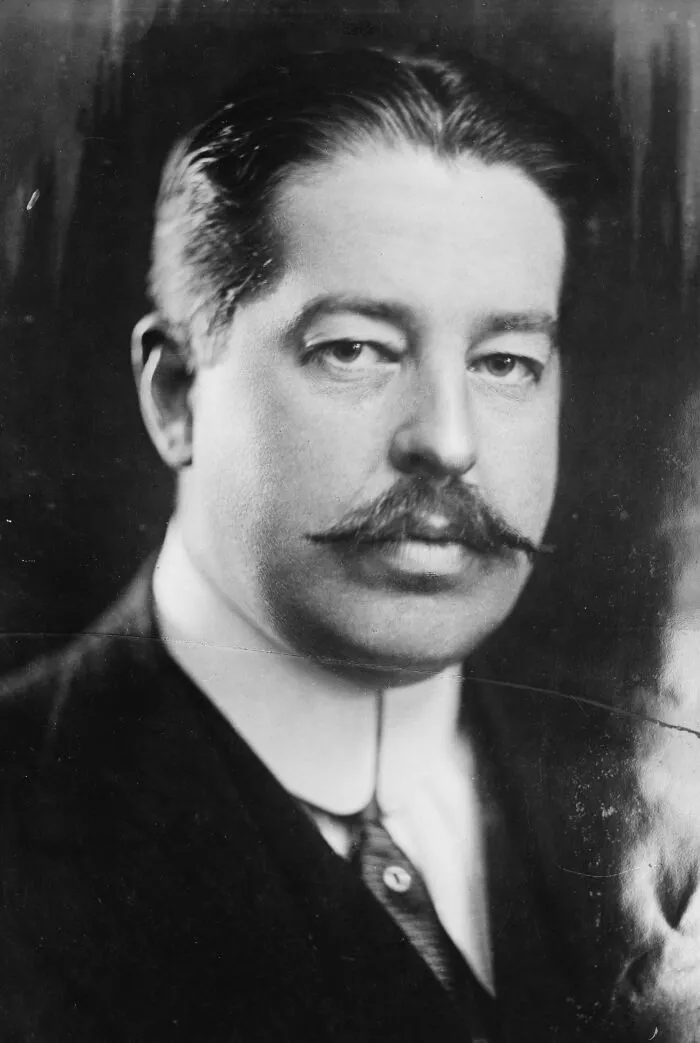 Reginald Claypoole Vanderbilt (1880–1925): 4th Generation