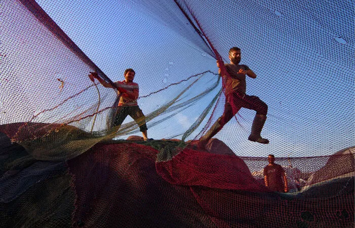 Life In Istanbul Through 50 Unforgettable Street Photographs By Yücel Çetin