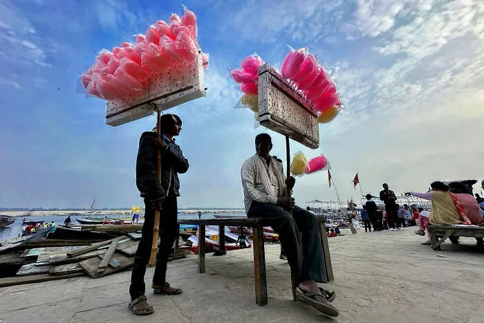 Life In Istanbul Through 50 Unforgettable Street Photographs By Yücel Çetin