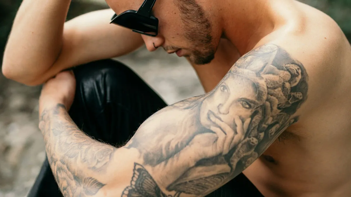 Being A Tattoo Artist Is Tough, And Here Are 43 Times They Had To Deal With Delulu Clients