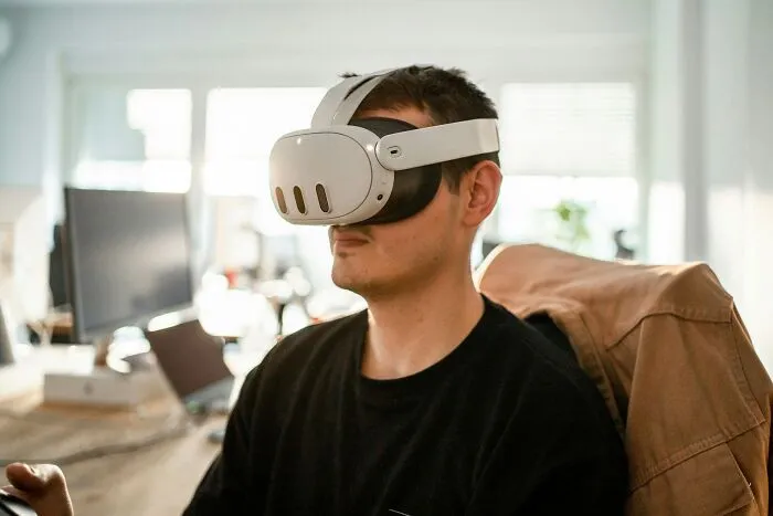30 Things Hailed As “The Next Big Thing” That Ended Up Being Total Flops Instead