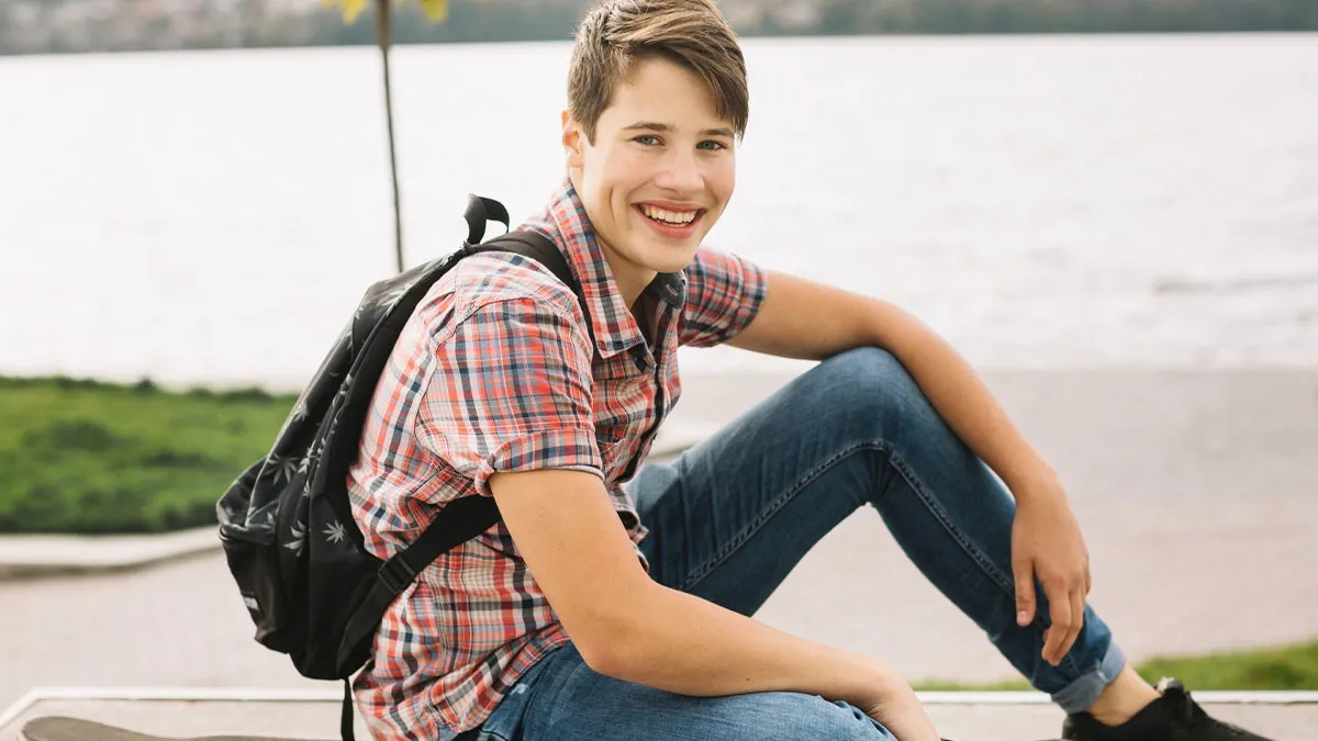 22YO Refuses To Babysit Nightmare Teen Bro While Parents Go On Vacation, Dad Has A Total Meltdown
