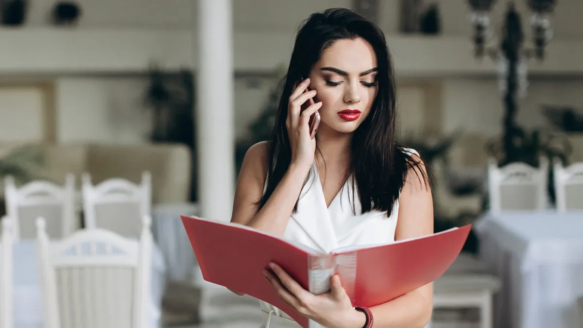 Bridesmaid Publicly Shares Private Seating Chart, Bride Faces Fallout As Friends Call It "Malicious"