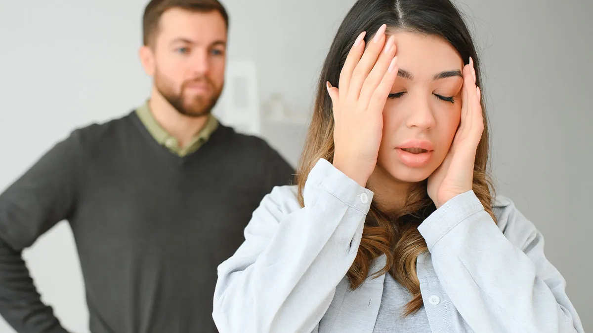 Wife Babysits Husband’s Coworker’s Kids, Then Starts Noticing Red Flags In Their Marriage