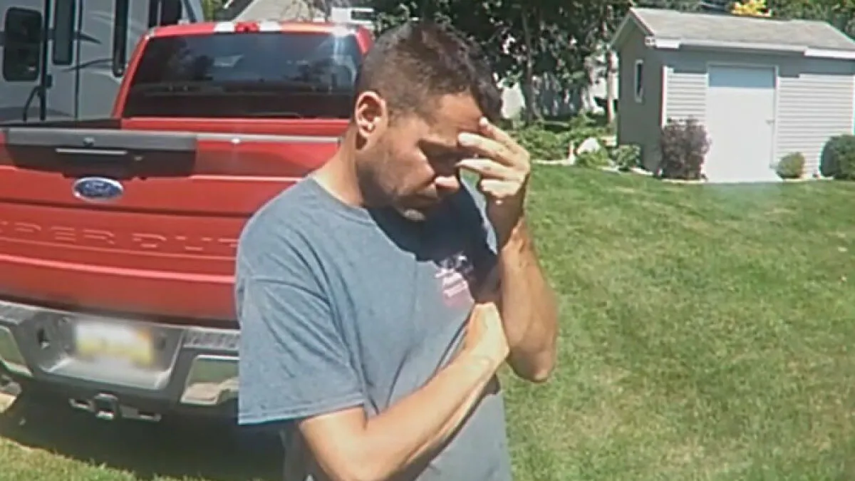 "Felt So Bad For Him": Netizens Left Stunned By Dad’s Devastating Reaction To Wife’s Betrayal