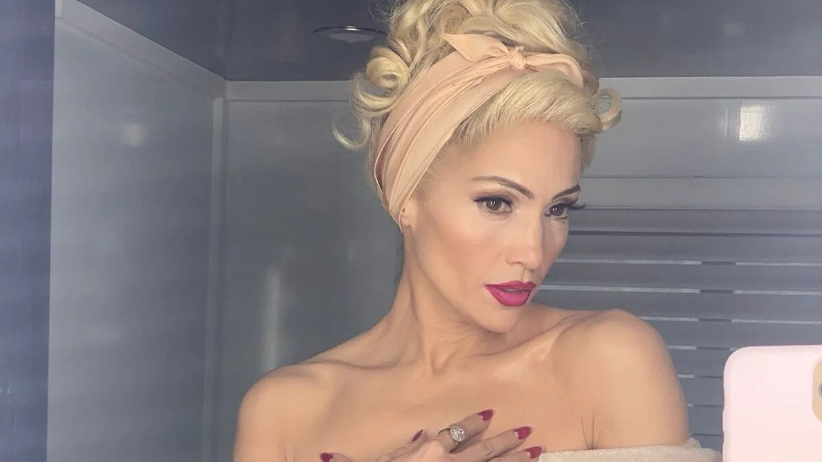 “Who Is This White Lady?”: Fans Mistake Jennifer Lopez For Gwen Stefani In New Look