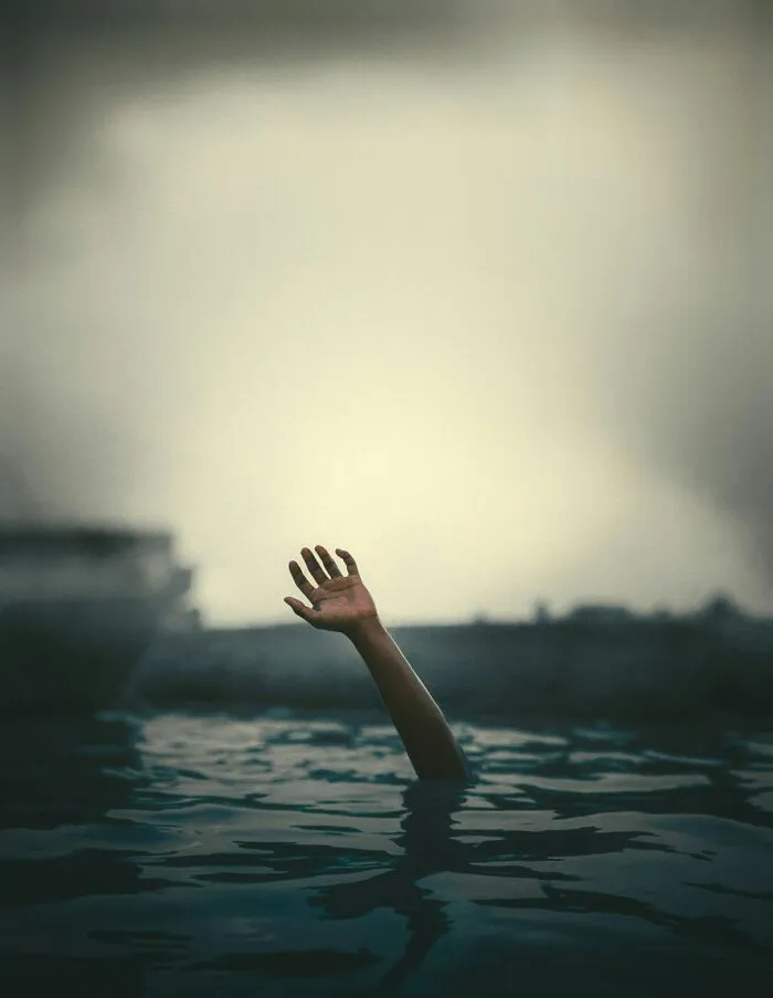 50 Stories From People Who Escaped Death By Pure Luck