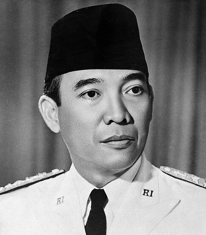 In The Early 1960's, The Kgb Attempted To Blackmail Indonesian Revolutionary & President Sukarno By Secretly Filming An O**y Between Him & Several Flight Attendants