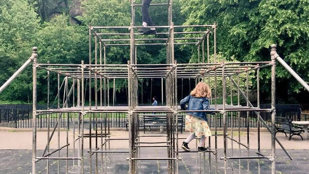 33 Pics Showing How Dangerous Playgrounds Were In The Past