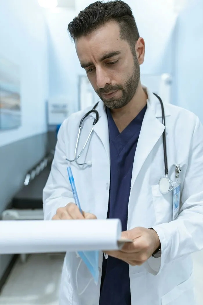 46 Delusional Patients That Thought Doctors Wouldn’t Find Out Their “Secret”