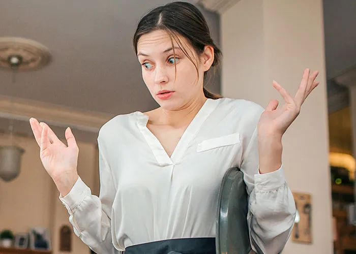 20 Empleados comparten sus encuentros con los clientes más tontos, y es tan divertido como doloroso de leer