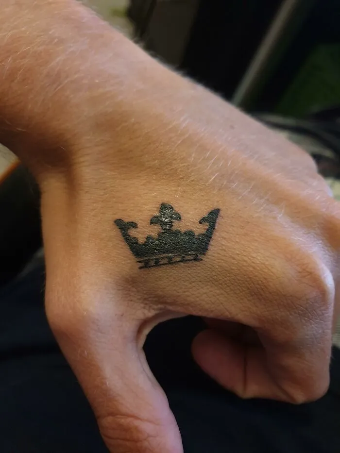 Being A Tattoo Artist Is Tough, And Here Are 43 Times They Had To Deal With Delulu Clients