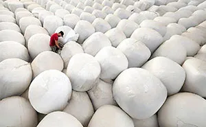 Life In Istanbul Through 50 Unforgettable Street Photographs By Yücel Çetin