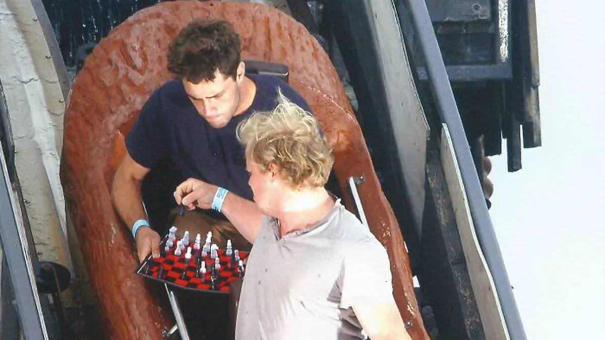 People With A Great Sense Of Humor Took These 50 Hilarious Pics At Amusement Parks