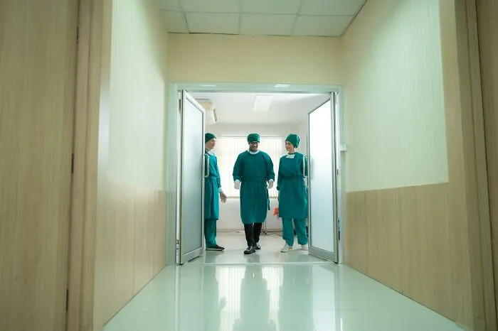 “That’s A Morgue Tag”: 35 Creepy Stories That Are Even More Unsettling When Told At Night
