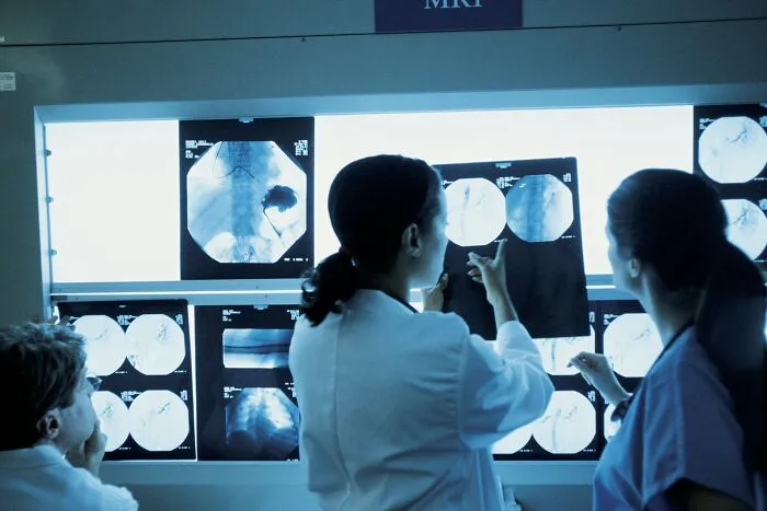 43 Doctors Share The Wildest Cases That Made Them Say “How Are You Still Alive?”