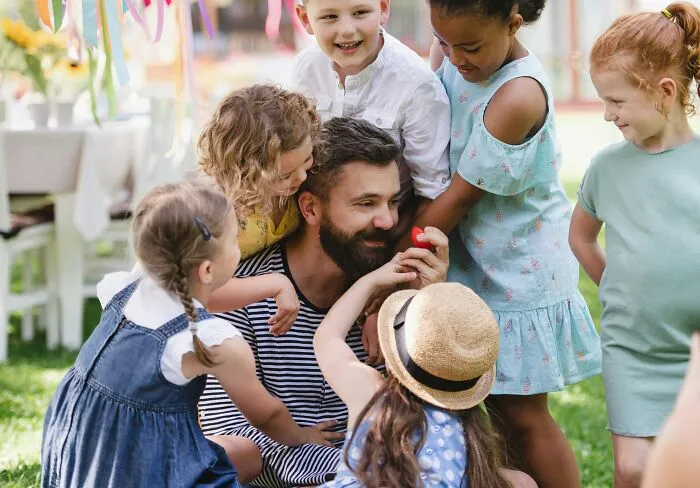 33 Family Skeletons That Came Tumbling Out Of The Closet, As Shared By People In This Online Thread
