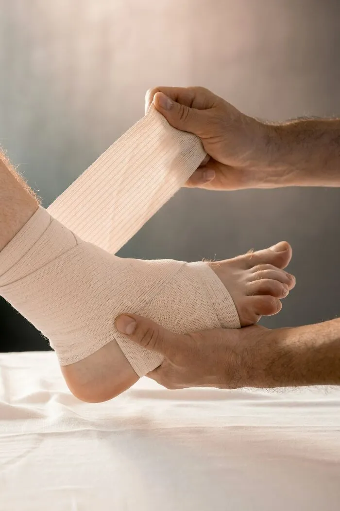 43 Doctors Share The Wildest Cases That Made Them Say “How Are You Still Alive?”