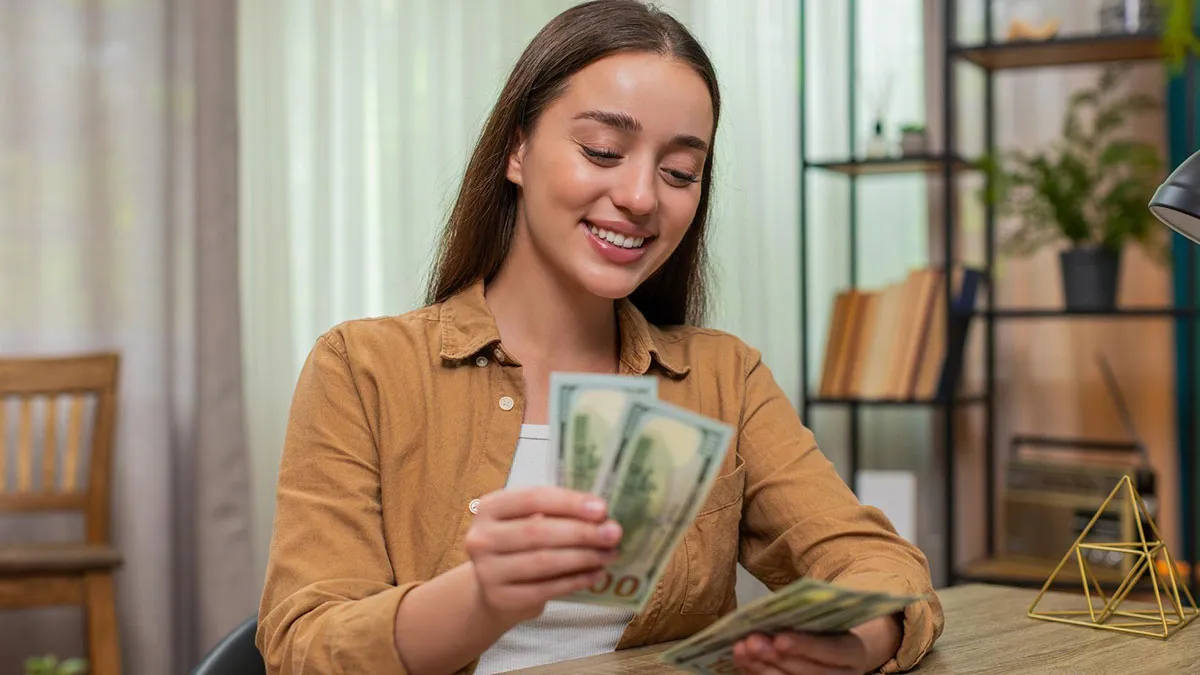 Guy Horrified After Toxic GF Wants To Quit Her Job After He Wins Lottery, Decides To Dump Her