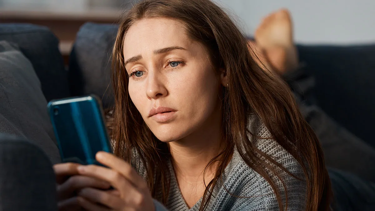 “He Deleted Everything”: Woman Questions Husband’s Motives On The Day Of His Surgery
