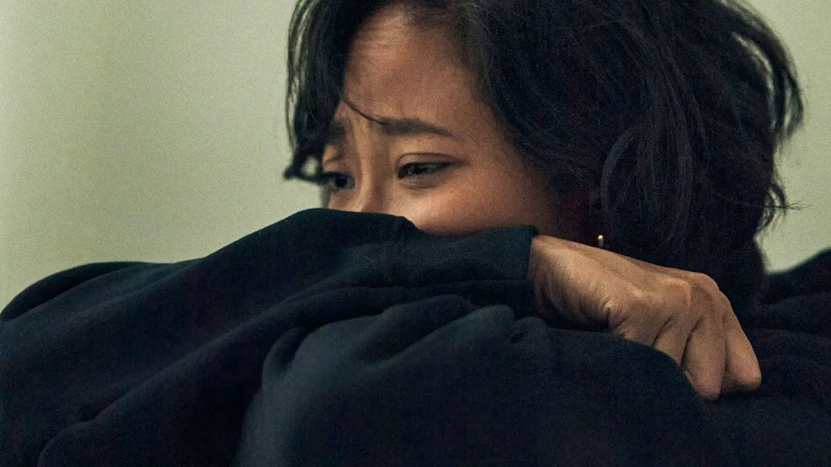 Woman Finally Realizes Her Husband Is The Real Problem, Not His Family, And Considers Divorce