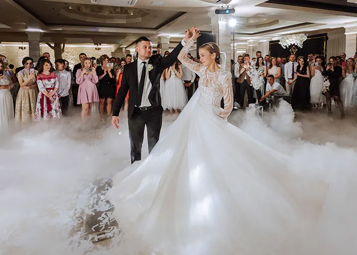 44 People Spilled Their True Feelings About Weddings, And They're Ruthless