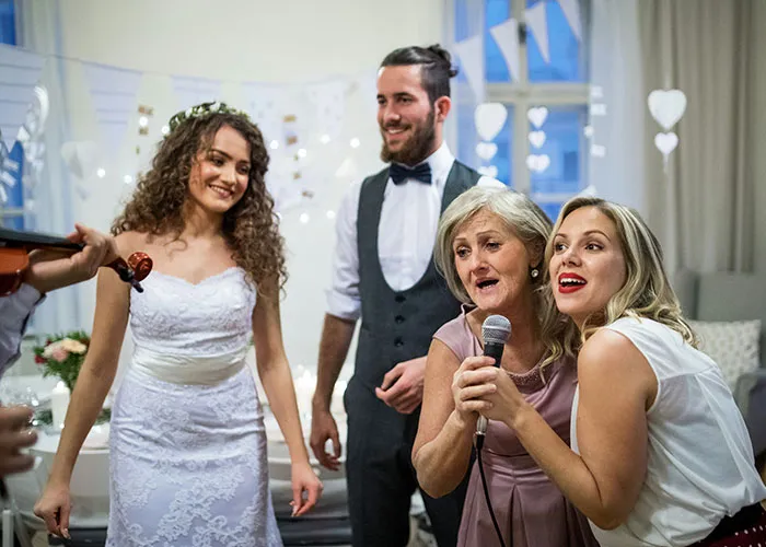 44 People Spilled Their True Feelings About Weddings, And They're Ruthless