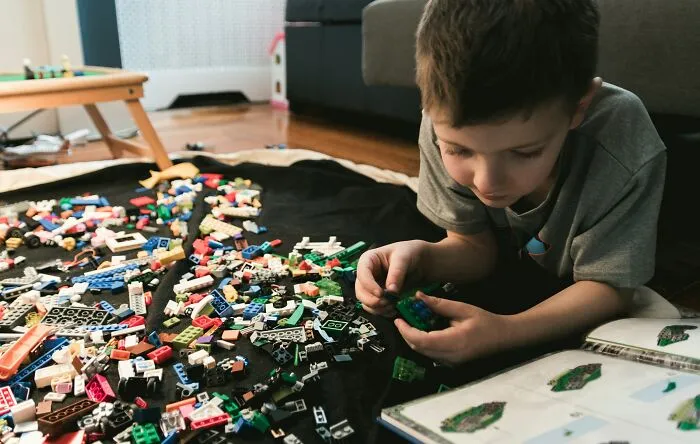 42 Parents Reveal Weird Life Hacks They Rely On To Keep Their Kids Happy And Behaving