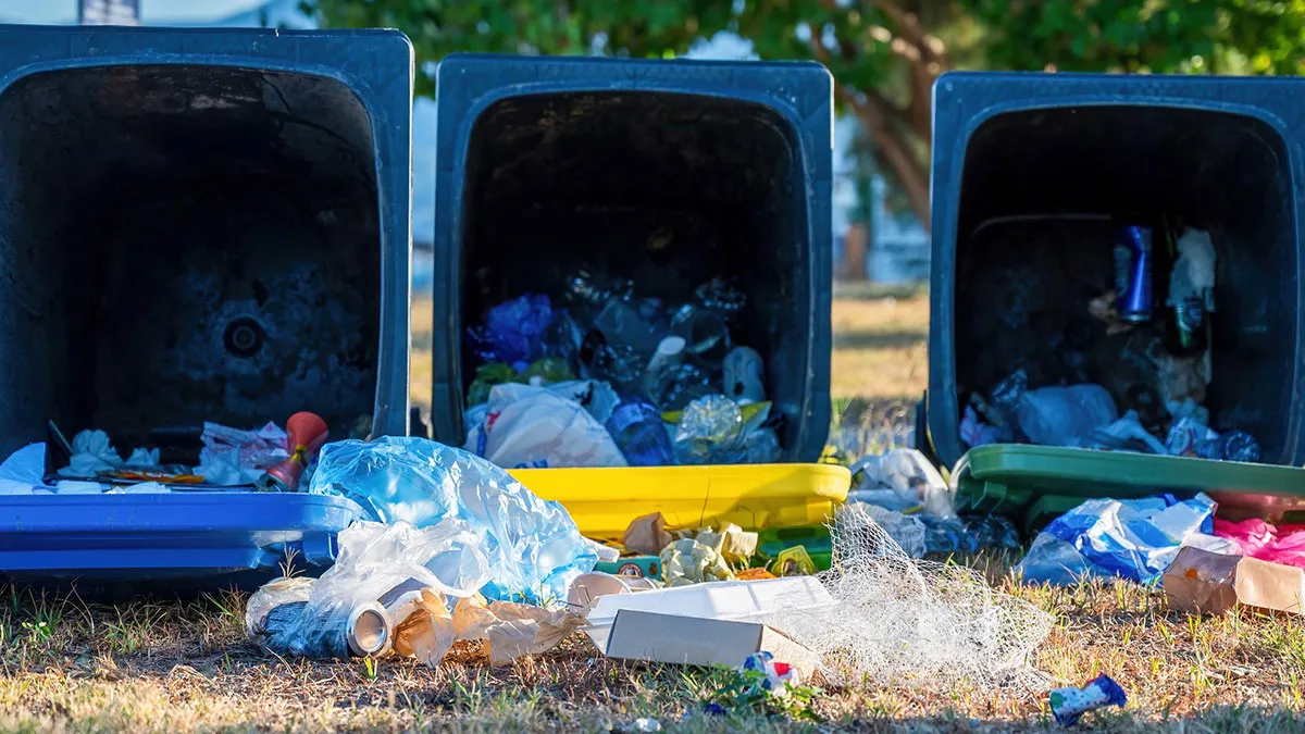 Man Tired Of Moving Neighbor’s Trash From Driveway Each Morning, Finally Decides To Fight Back