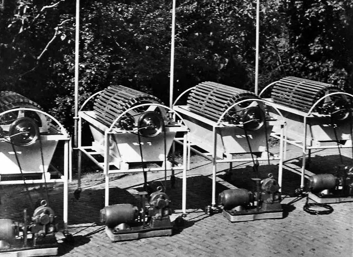 Early Dialysis Machines In Germany 