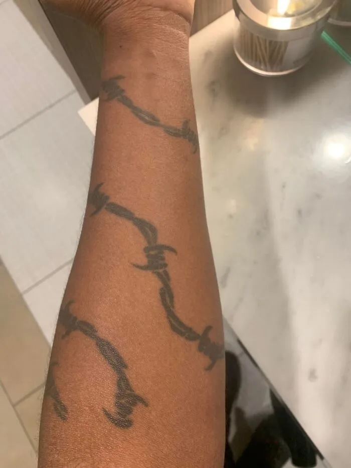 Being A Tattoo Artist Is Tough, And Here Are 43 Times They Had To Deal With Delulu Clients