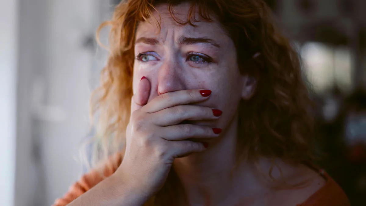 Guy Tells Pregnant Wife He's Realized They're Actually 'Incompatible', Hits Her With Divorce Papers