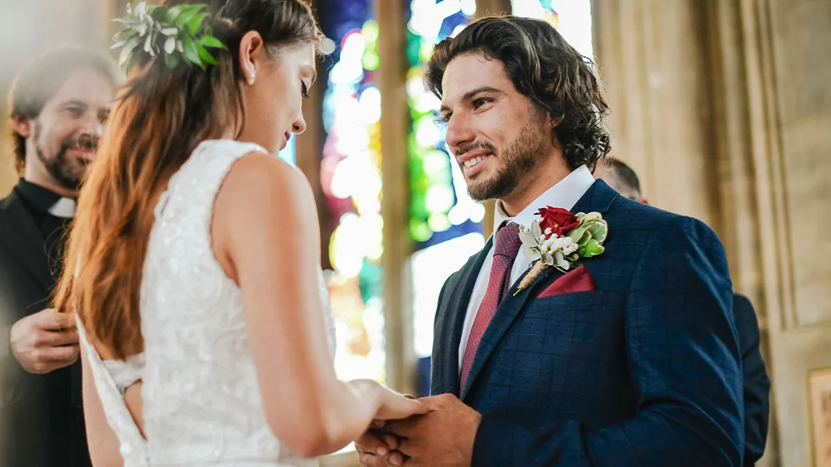 Guy Dumps Loving GF To Marry The Smartest Woman He Knows, Reveals The Outcome