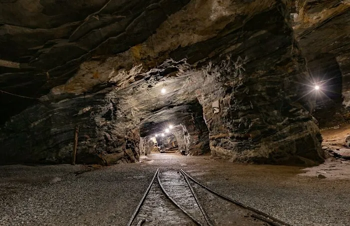 37 Underground Workers Share The Most Disturbing Stories, And They’re Not For The Faint Of Heart