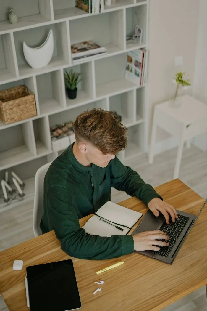 47 Unhinged Tips From Corporate Employees Who Are Going Through The Same Hell