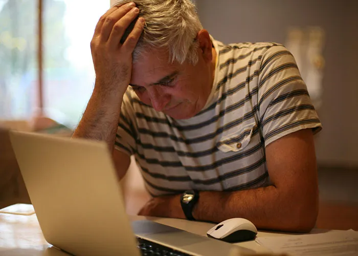 Someone Asks People To Describe Their Job As Poorly As Possible, And 50 Hilariously Deliver