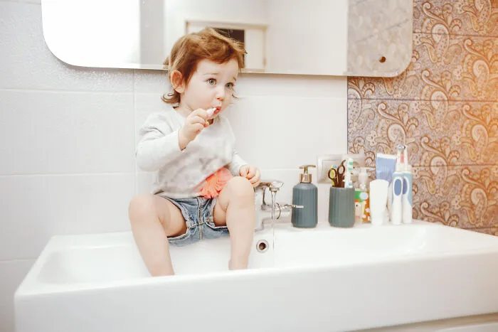 Babysitters Share The Scariest Experiences They Have Ever Had (41 Examples)