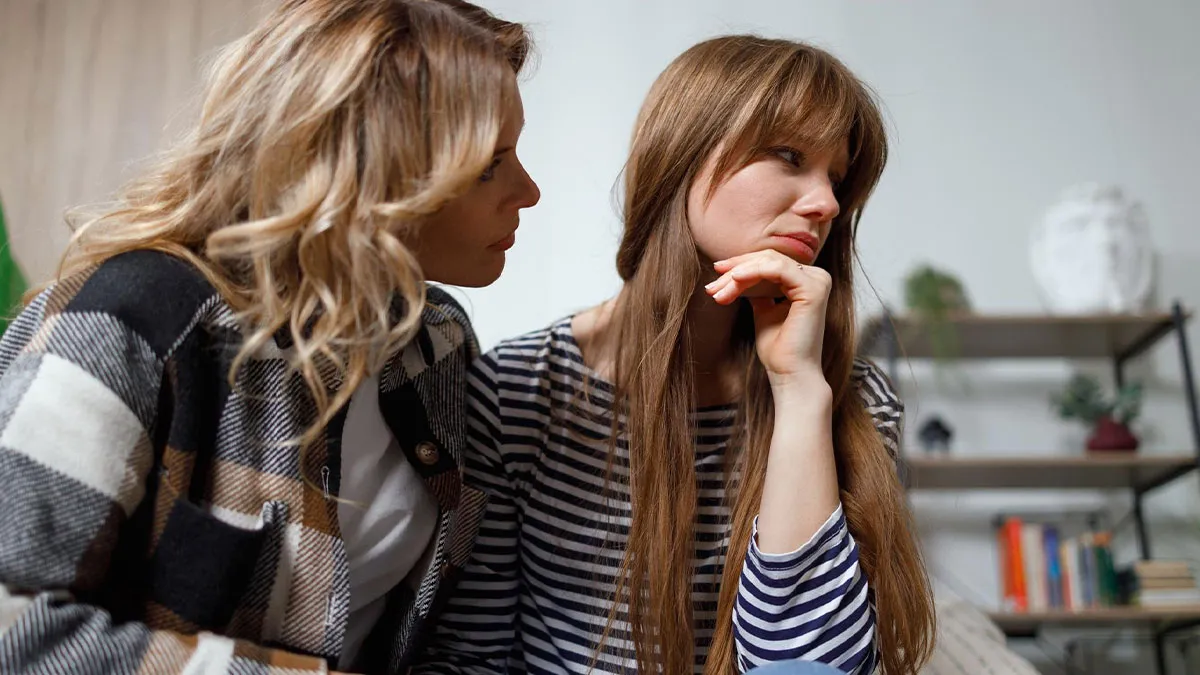 Older Sis Doesn't Believe Her 24YO BF Touched Her 15YO Sis, Is Shocked Reading BF's Texts To Her
